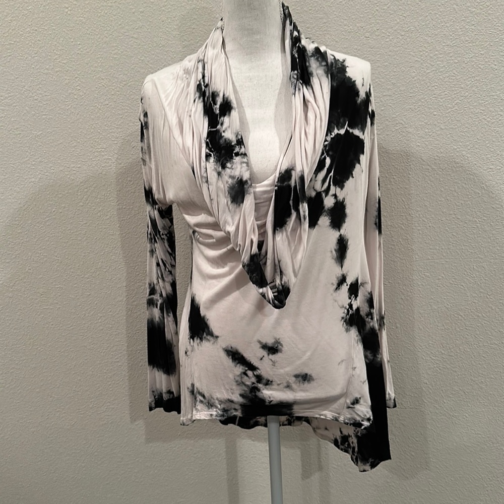 Language Tie die Cowl neck top